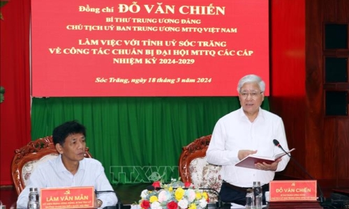 Chủ tịch Ủy ban Trung ương Mặt trận Tổ quốc Việt Nam Đỗ Văn Chiến làm việc tại Sóc Trăng