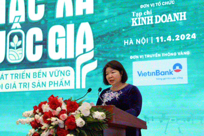Chủ tịch Liên minh HTX Việt Nam Cao Xuân Thu Vân phát biểu tại Diễn đàn.