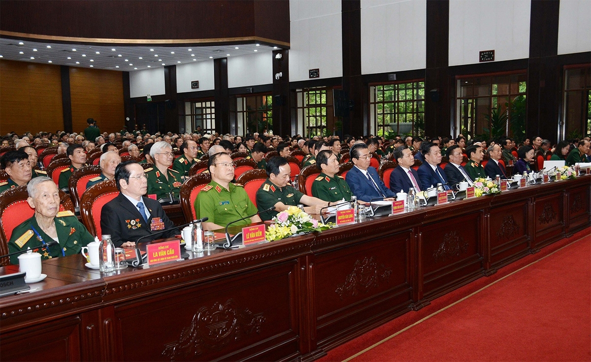 Lãnh đạo, nguyên lãnh đạo Đảng, Nhà nước và các đại biểu tham dự buổi gặp mặt