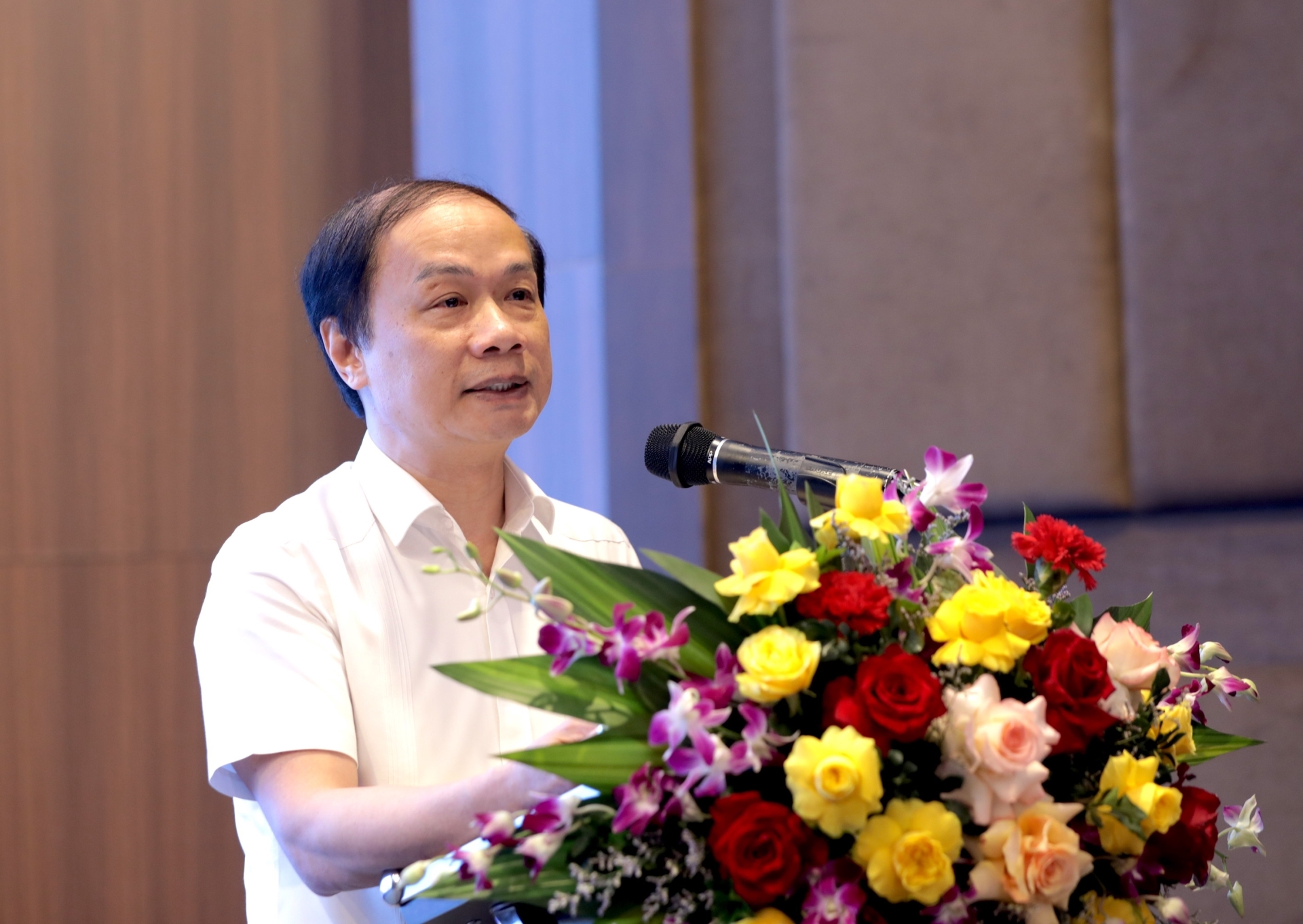 TS. Phạm Tất Thắng, Uỷ viên Trung ương Đảng, Phó Trưởng ban Thường trực Ban Dân vận Trung ương với tham luận: 