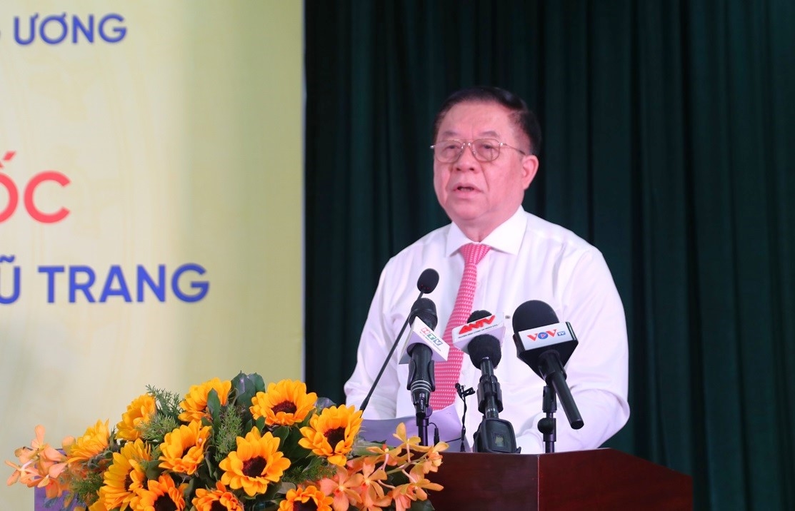 Bí thư Trung ương Đảng, Trưởng Ban Tuyên giáo Trung ương Nguyễn Trọng Nghĩa phát biểu chỉ đạo tại Hội thảo.