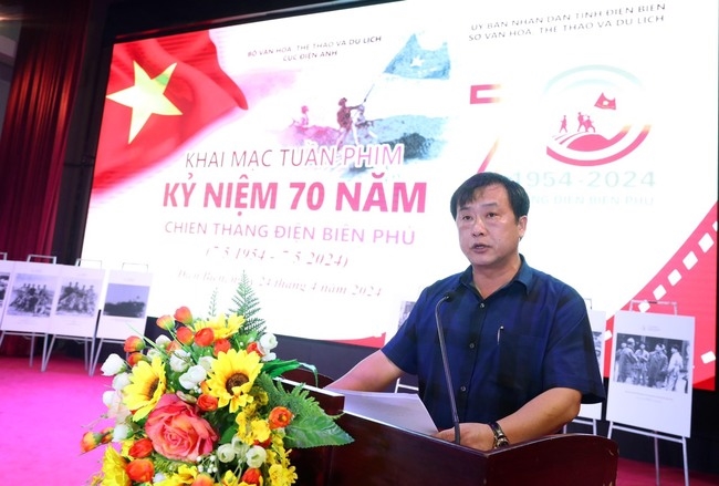 Phó Chủ tịch UBND tỉnh Điện Biên Vừ A Bằng phát biểu tại buổi lễ.