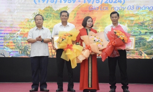 Gia Lai: Trao giải Cuộc thi tìm hiểu 70 năm chiến thắng Điện Biên Phủ và 65 năm Ngày mở đường Hồ Chí Minh