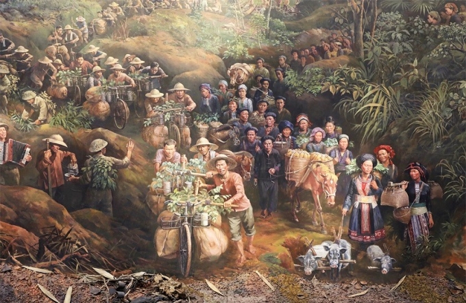 Tái hiện hình ảnh trùng trùng các đoàn dân, quân thồ hàng, trèo non lội suối cung cấp lương thực cho Chiến dịch Điện Biên Phủ (một phần trong bức tranh panorama tại Bảo tàng Chiến thắng Điện Biên Phủ).