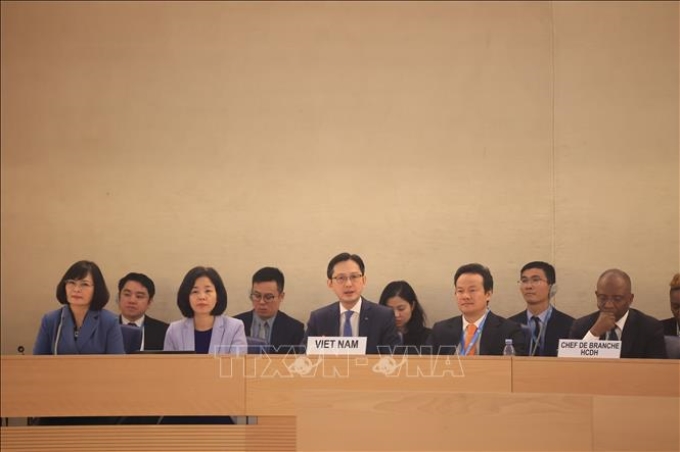 Đoàn đại biểu Việt Nam do Thứ trưởng Bộ Ngoại giao Đỗ Hùng Việt dẫn đầu tham gia Phiên đối thoại. (Ảnh: TTXVN)