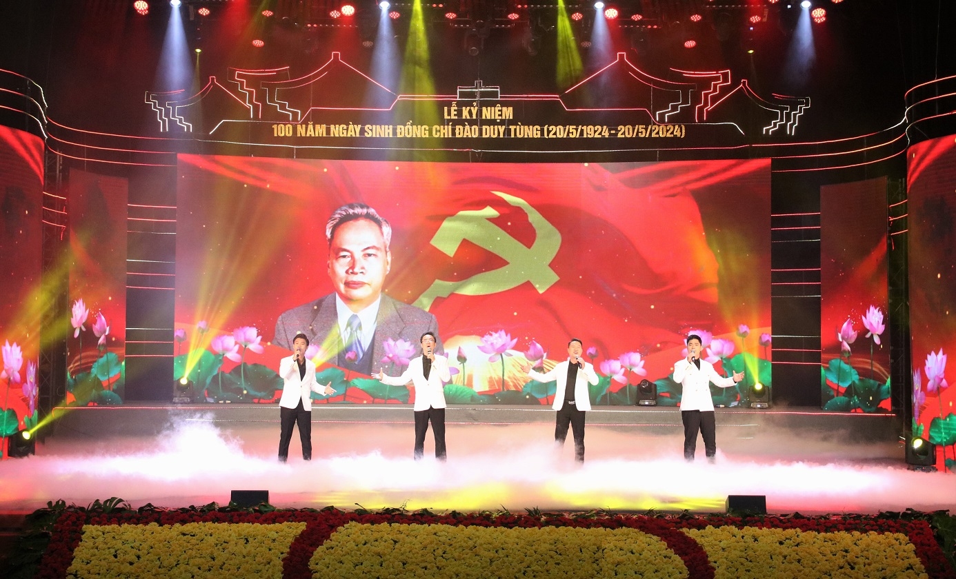 Tiết mục trong chương trình nghệ thuật “Đào Duy Tùng - Nhà lãnh đạo liêm khiết, con người đổi mới của Đảng”.