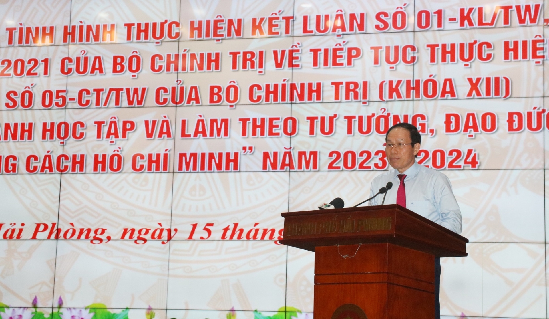 Đồng chí Lê Tiến Châu, Ủy viên Trung ương Đảng, Bí thư Thành ủy Hải Phòng dự và phát biểu chỉ đạo tại Hội nghị.