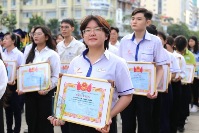 80 em học sinh xuất sắc nhận Bằng khen "Học sinh 3 rèn luyện Thành phố Hồ Chí Minh"