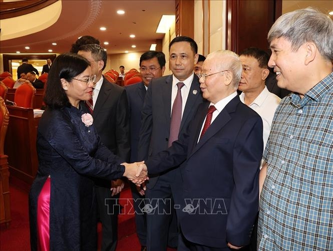Tổng Bí thư Nguyễn Phú Trọng và các đại biểu dự Hội nghị Trung ương lần thứ chín, khóa XIII.