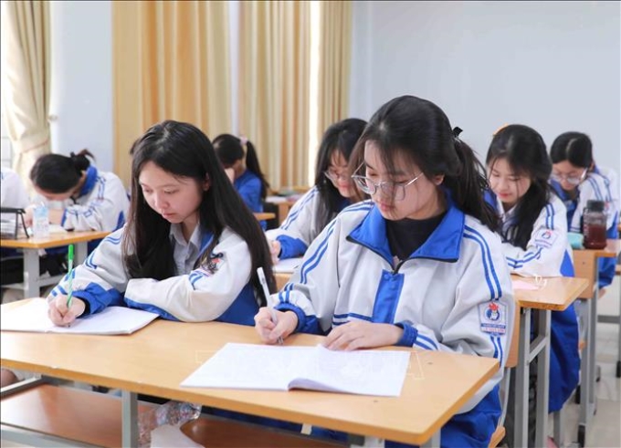 Giờ học ôn tập của học sinh lớp 12 chuyên Văn, trường THPT chuyên Lê Quý Đôn (tỉnh Lai Châu). (Ảnh: TTXVN)