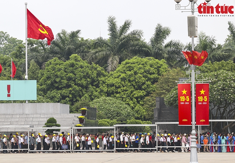 Đây cũng là dịp để Nhân dân Việt Nam ghi nhớ công ơn của Chủ tịch Hồ Chí Minh - vị lãnh tụ vĩ đại đã cống hiến cả cuộc đời mình cho nền độc lập của nước nhà.