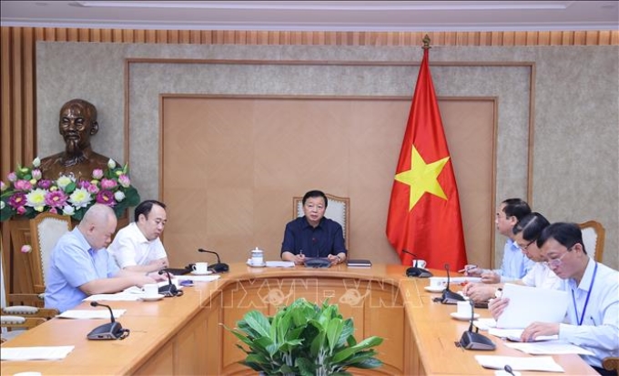 Phó Thủ tướng Trần Hồng Hà chủ trì cuộc họp. (Ảnh: TTXVN)