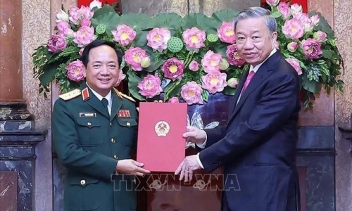 Chủ tịch nước trao Quyết định bổ nhiệm Chủ nhiệm Tổng cục Chính trị Quân đội nhân dân Việt Nam
