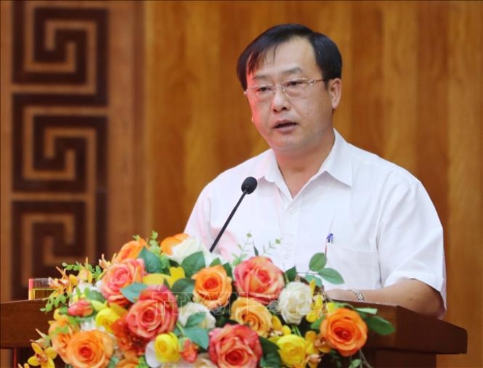 Phó Chủ tịch UBND tỉnh Điện Biên Vừ A Bằng phát biểu tại Hội nghị. (Ảnh: TTXVN)