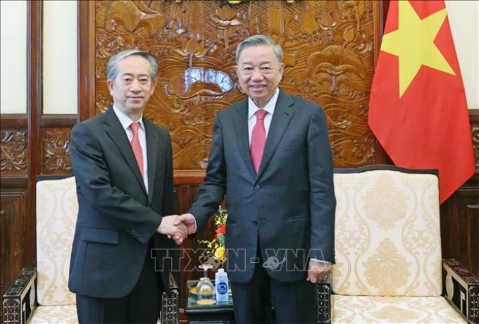 Chủ tịch nước Tô Lâm tiếp Đại sứ Trung Quốc tại Việt Nam Hùng Ba. (Ảnh: TTXVN)