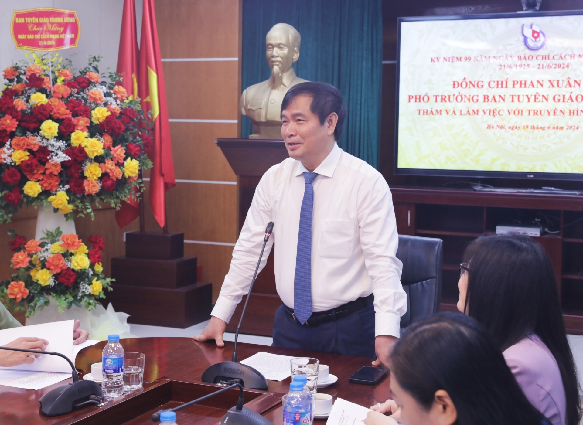 Phó Trưởng ban Tuyên giáo Trung ương Phan Xuân Thủy phát biểu tại buổi làm việc với Truyền hình Công an Nhân dân.
