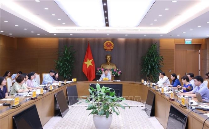 Phó Thủ tướng Trần Hồng Hà chủ trì cuộc họp. (Ảnh: TTXVN)