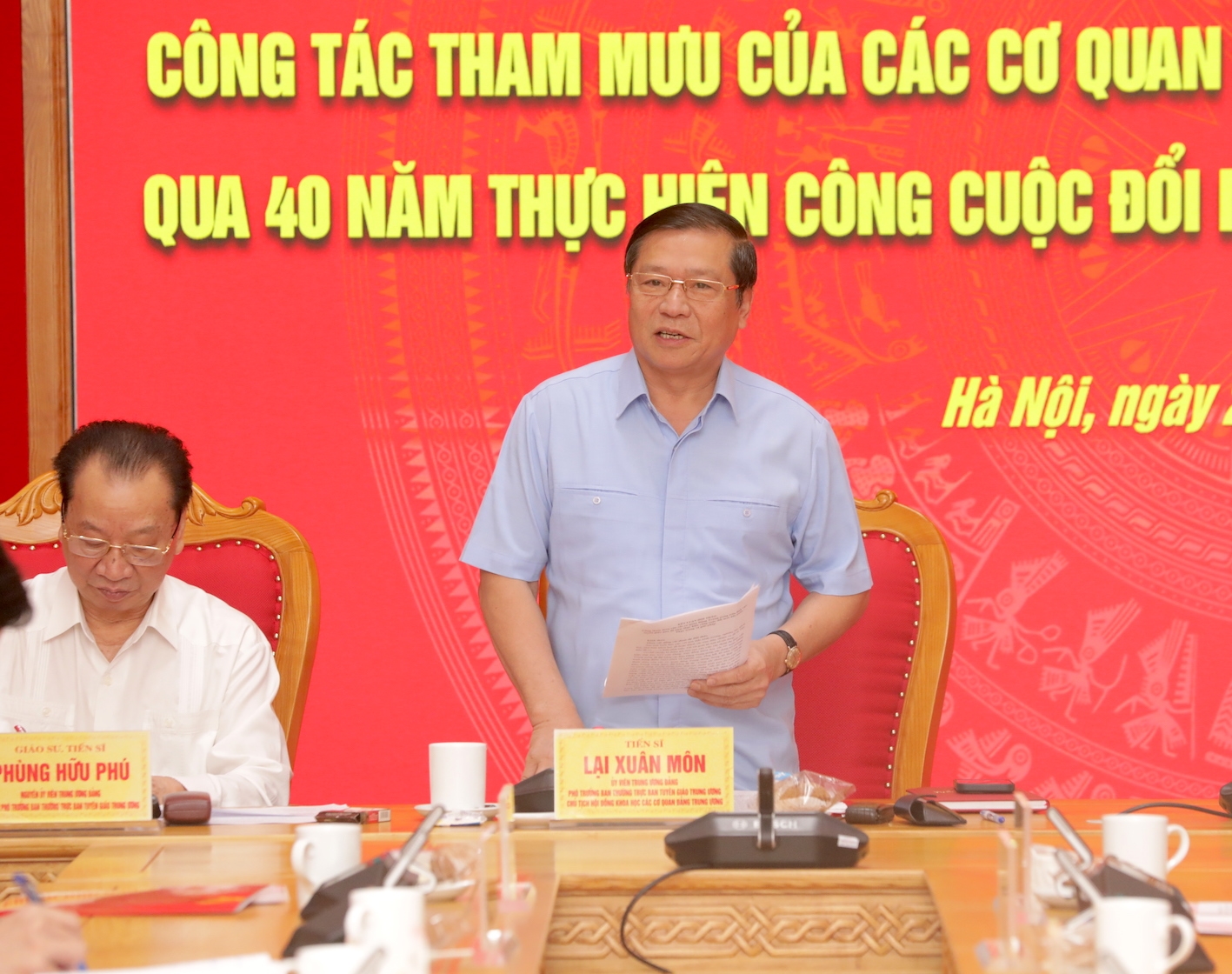 Đồng chí Lại Xuân Môn, Uỷ viên Trung ương Đảng, Phó Trưởng ban Thường trực Ban Tuyên giáo Trung ương, Chủ tịch Hội đồng Khoa học các cơ quan Đảng Trung ương phát biểu kết luận.
