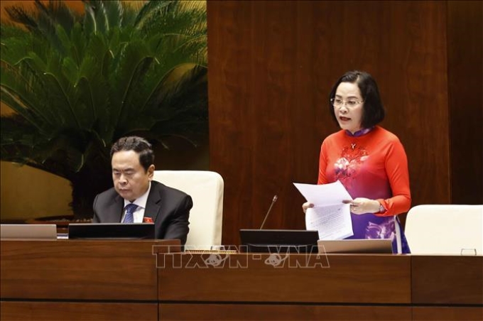 Phó Chủ tịch Quốc hội Nguyễn Thị Thanh điều hành phiên họp. (Ảnh: TTXVN)