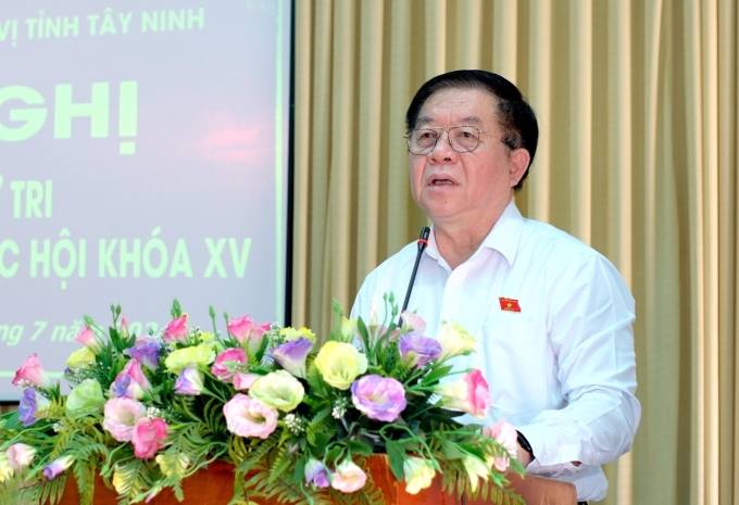 Đồng chí Nguyễn Trọng Nghĩa- Uỷ viên Bộ Chính trị, Bí thư Trung ương Đảng, Trưởng Ban Tuyên giáo Trung ương phát biểu tại hội nghị tiếp xúc cử tri.