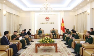 Bộ trưởng Quốc phòng Phan Văn Giang tiếp các Đại sứ Lào, Nhật Bản tại Việt Nam