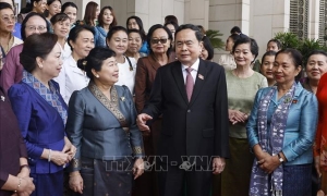 Chủ tịch Quốc hội Trần Thanh Mẫn tiếp Đoàn đại biểu Hội Phụ nữ Lào và Campuchia