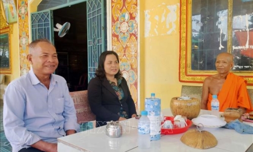 Người có uy tín trong đồng bào Khmer góp phần bảo vệ nền tảng tư tưởng của Đảng