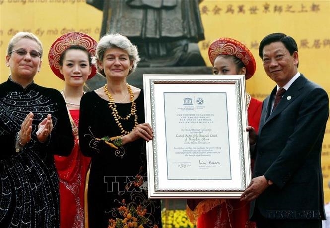 Bà Irina Bokova, Tổng Giám đốc UNESCO trao danh hiệu 