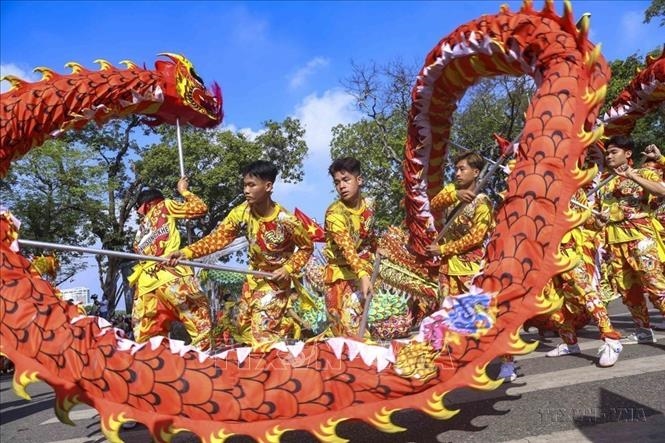 Tiết mục múa rồng của huyện Thanh Oai, Hà Nội tại Carnaval Festival Thu Hà Nội 2023.