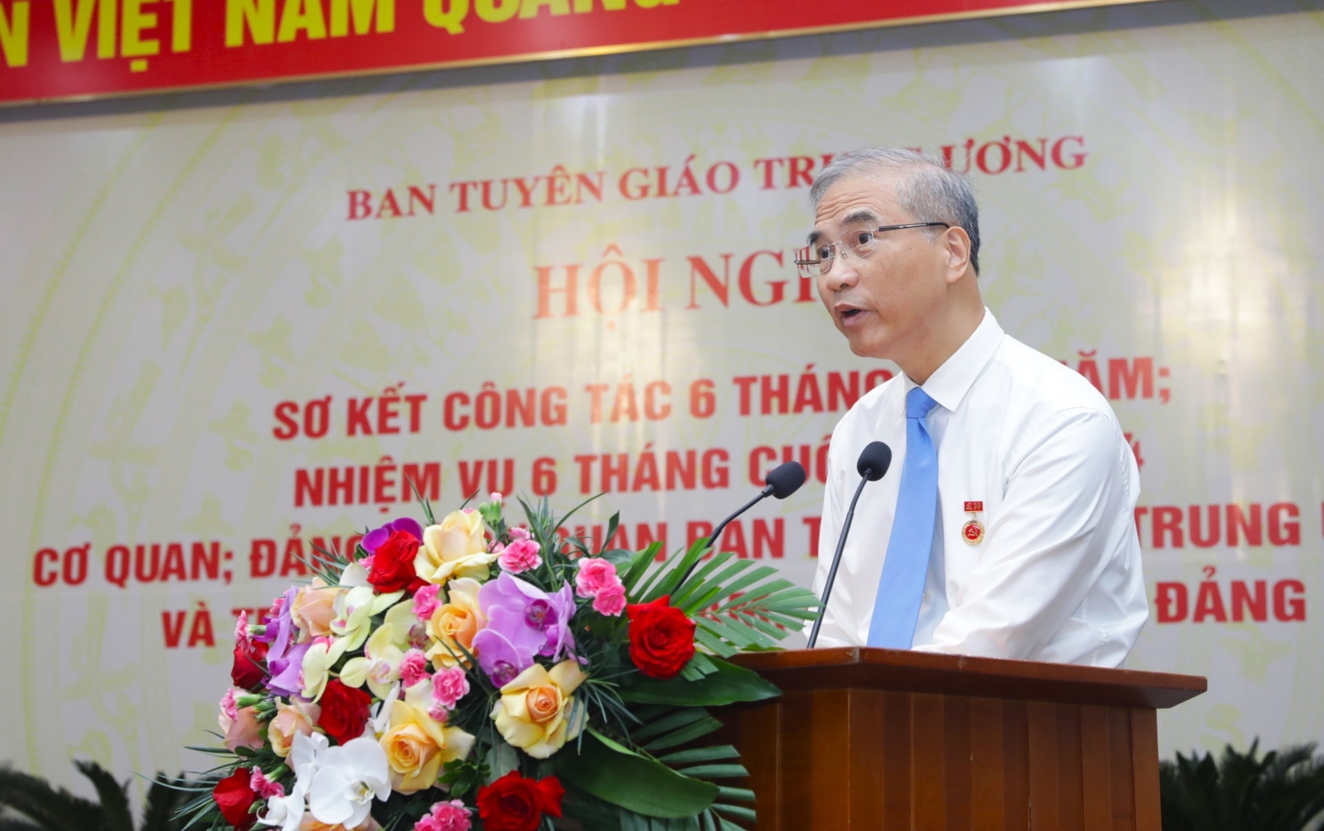 Đồng chí Bùi Thế Đức, nguyên Phó Trưởng ban Tuyên giáo Trung ương, Phó Chủ tịch Thường trực Hội đồng Phê bình, Lý luận Văn học Nghệ thuật Trung ương phát biểu.