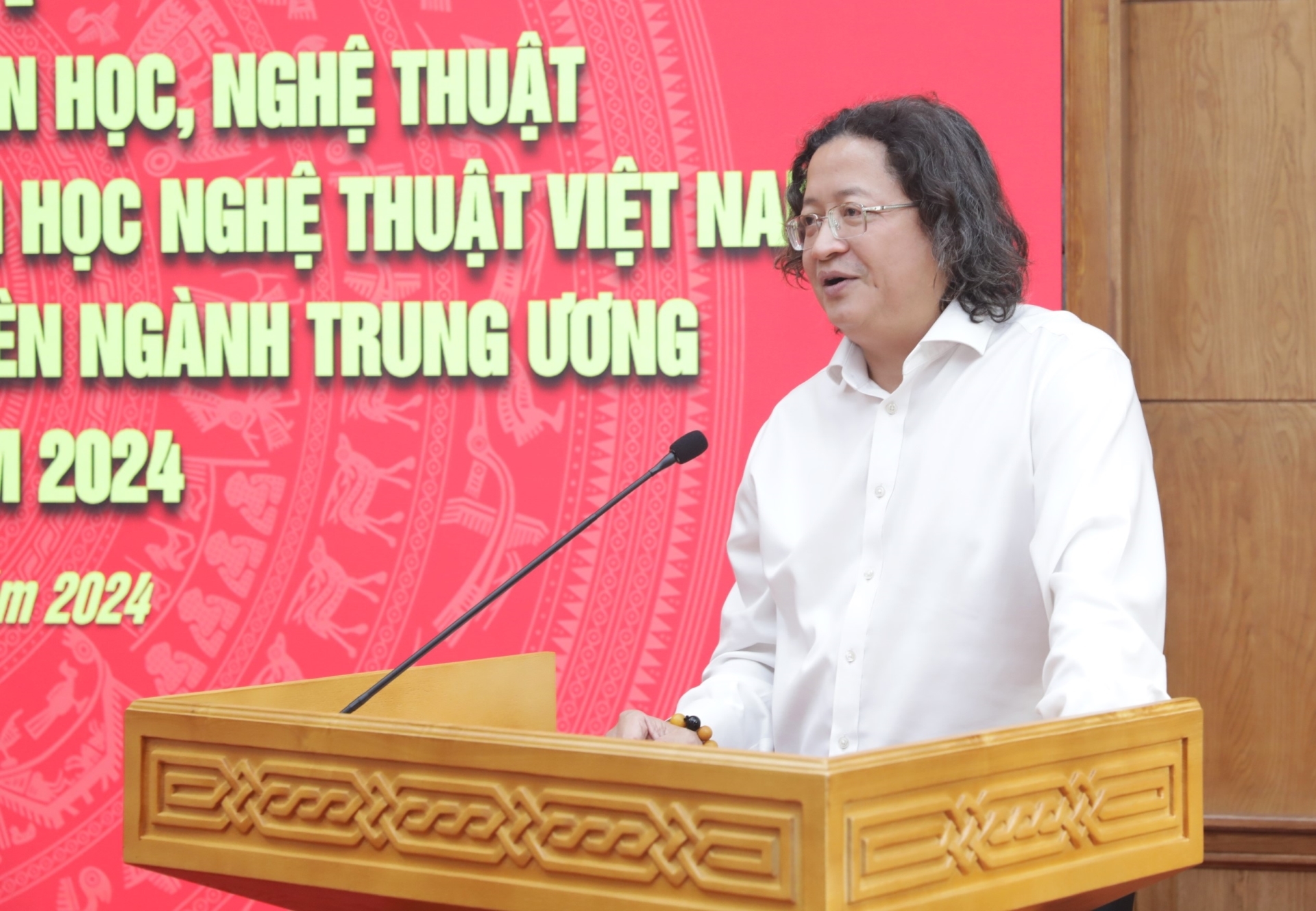 Đồng chí Nguyễn Minh Nhựt, Vụ trưởng Vụ Văn hóa Văn nghệ, Ban Tuyên giáo Trung ương phát biểu tại hội nghị.