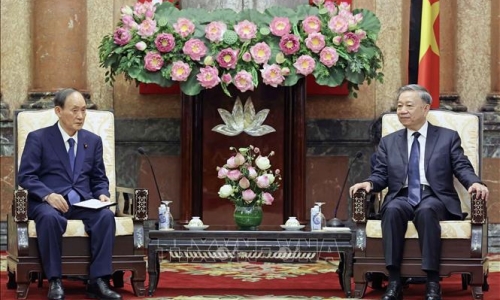 Chủ tịch nước Tô Lâm tiếp Đặc phái viên của Thủ tướng Nhật Bản, nguyên Thủ tướng Suga Yoshihide