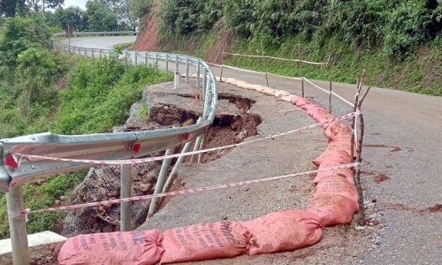 Điện Biên: Tích cực phối hợp để đảm bảo an toàn giao thông mùa mưa lũ