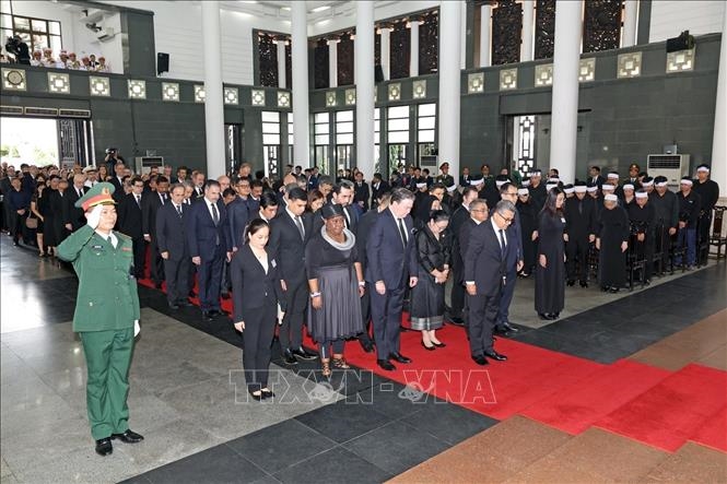 Đoàn Ngoại giao tại Hà Nội do Đại sứ Palestine Saadi Salama làm Trưởng đoàn, viếng Tổng Bí thư Nguyễn Phú Trọng.