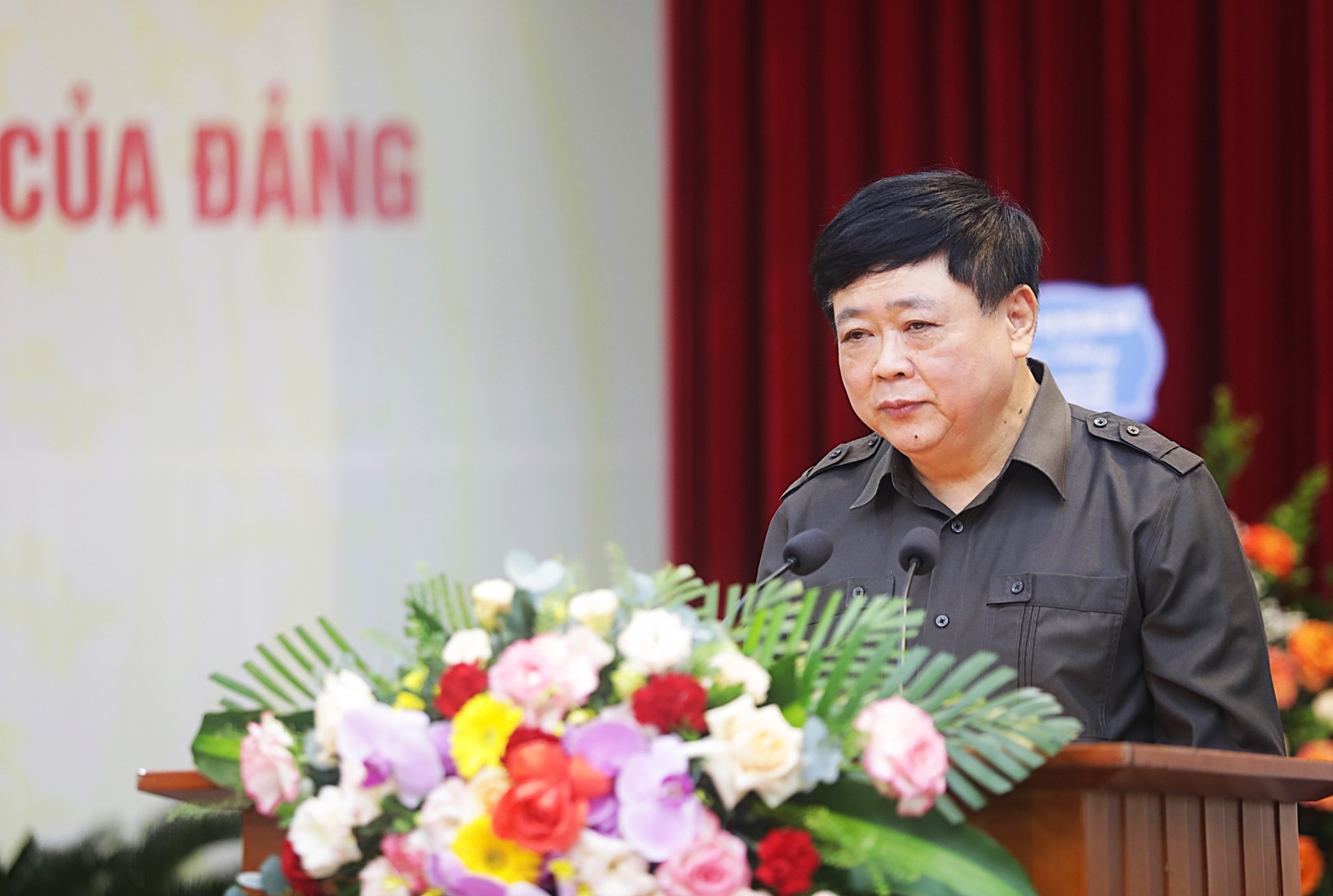 PGS. TS Nguyễn Thế Kỷ, nguyên Ủy viên Trung ương Đảng, nguyên Phó Trưởng ban Tuyên giáo Trung ương, Chủ tịch Hội đồng Lý luận, Phê bình Văn học Nghệ thuật Trung ương phát biểu.