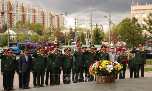 Bộ trưởng Quốc phòng Phan Văn Giang bắt đầu chuyến công tác tại Liên bang Nga