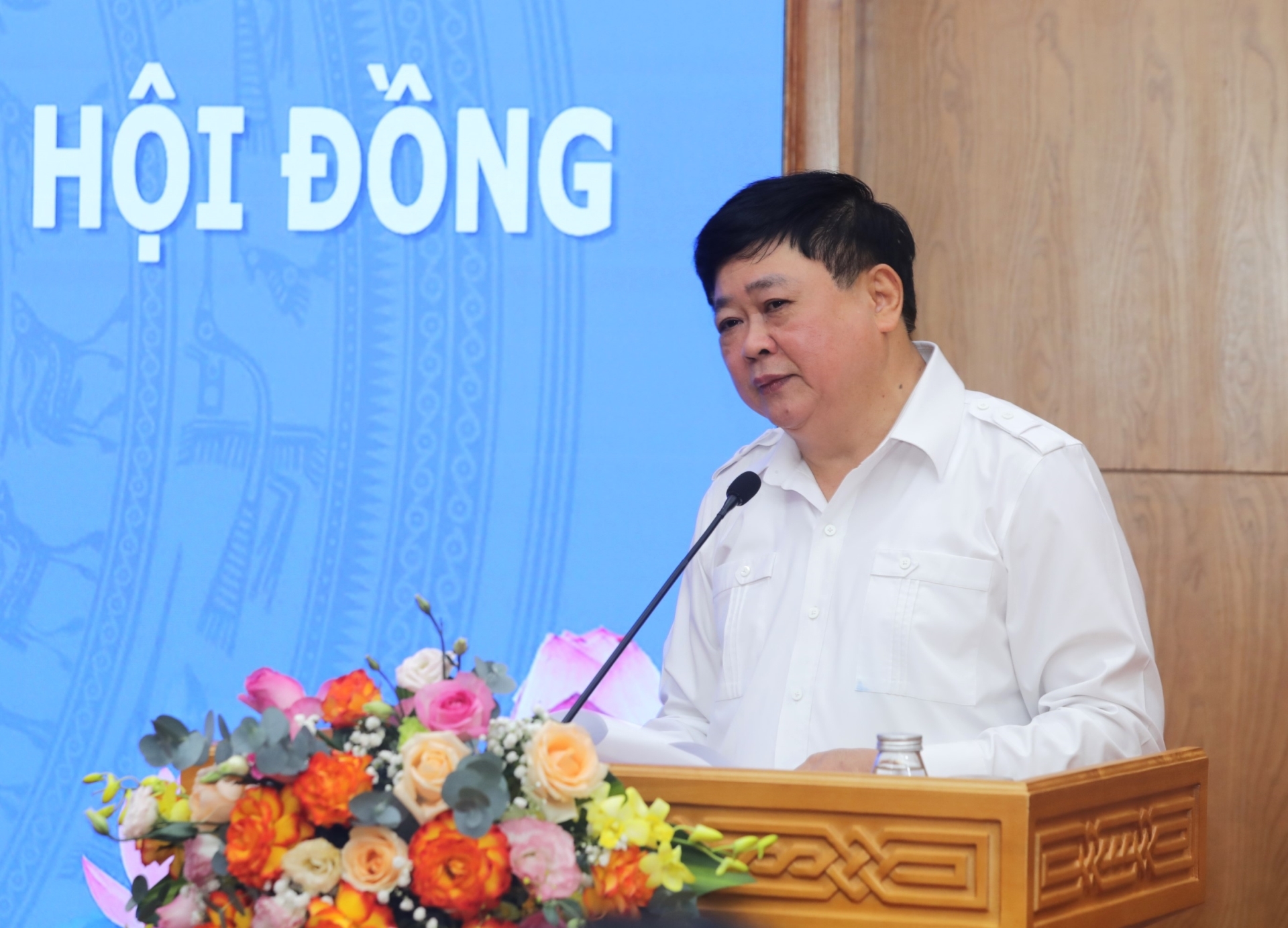 PGS. TS Nguyễn Thế Kỷ, Chủ tịch Hội đồng Lý luận phê bình Văn học nghệ thuật Trung ương phát biểu tại hội nghị.