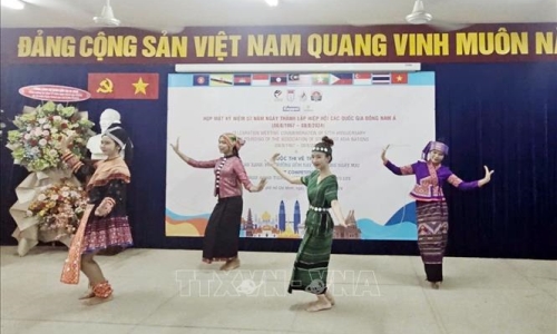 Củng cố tình đoàn kết hữu nghị giữa nhân dân các nước ASEAN