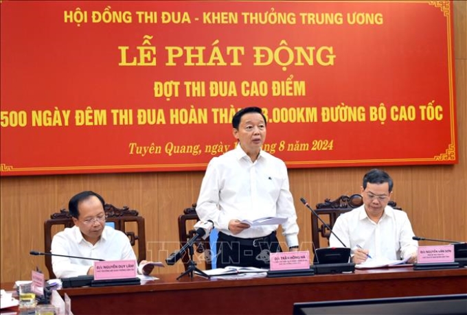 Phó Thủ tướng Chính Phủ Trần Hồng Hà phát biểu tại buổi làm việc. (Ảnh: TTXVN)