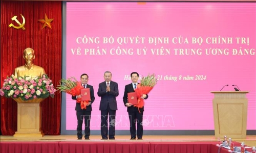 Bộ Chính trị phân công các Ủy viên Trung ương giữ chức Trưởng Ban Kinh tế Trung ương và Trưởng Ban Dân vận Trung ương