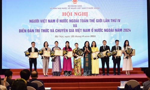 Bế mạc Hội nghị người Việt Nam ở nước ngoài toàn thế giới lần thứ 4