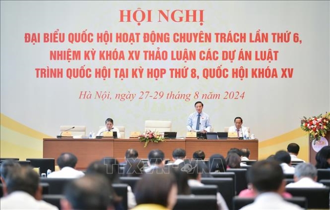 Phó Chủ tịch Quốc hội Nguyễn Khắc Định điều hành phiên họp. (Ảnh: TTXVN)