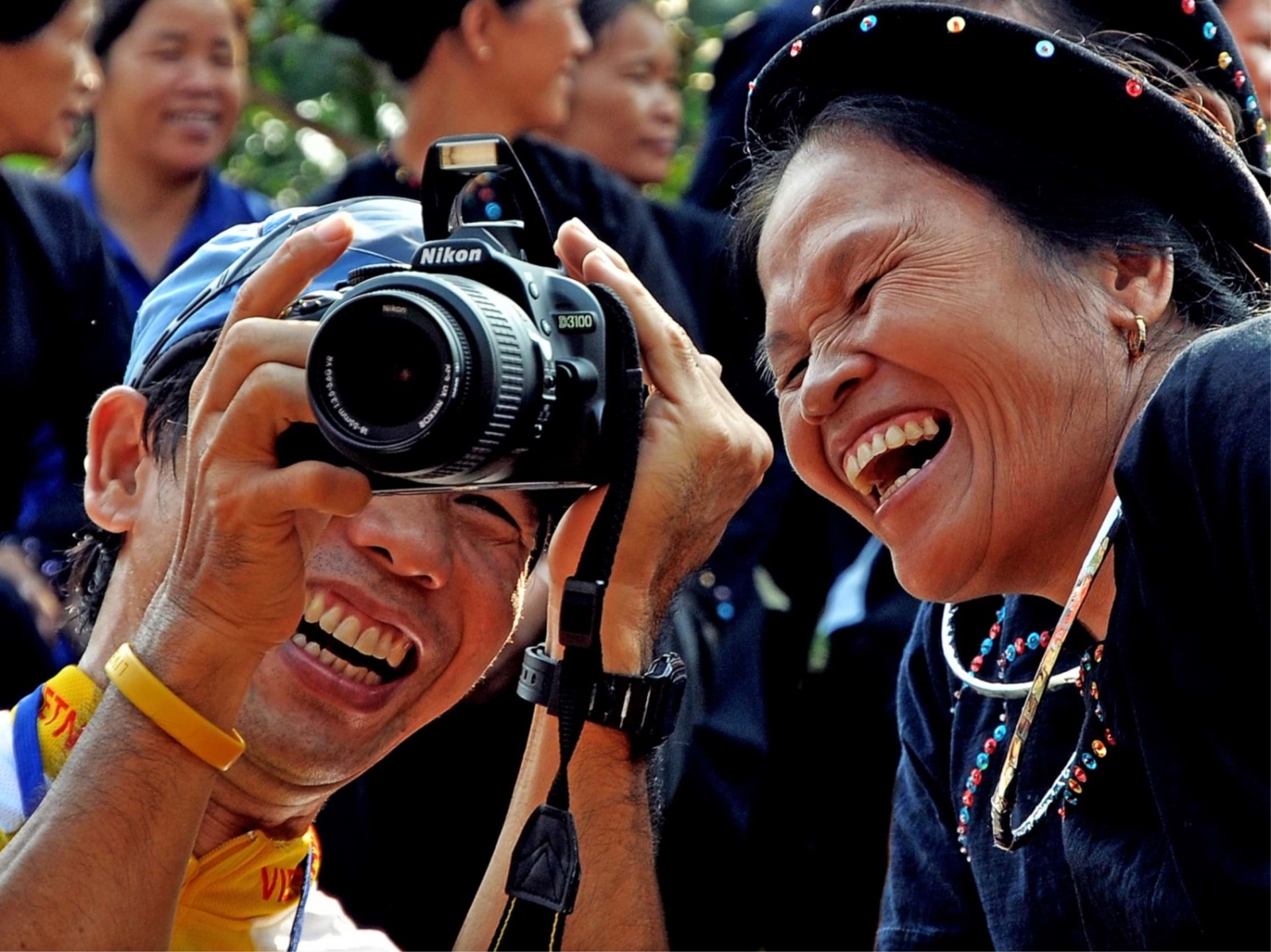 Đảng và Nhà nước ta đã triển khai nhiều chương trình kinh tế - xã hội lớn nhằm bảo đảm và nâng cao chất lượng thụ hưởng các quyền con người của nhân dân. Ảnh: Tư liệu