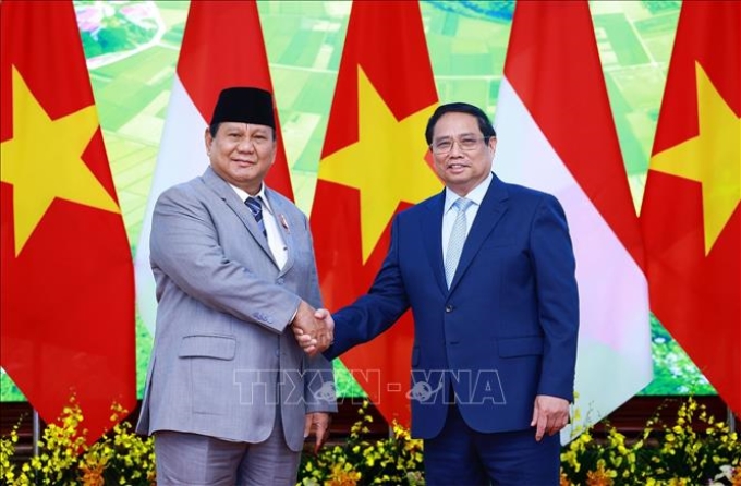 Thủ tướng Phạm Minh Chính hội kiến Tổng thống đắc cử Cộng hoà Indonesia Prabowo Subianto. (Ảnh: TTXVN)