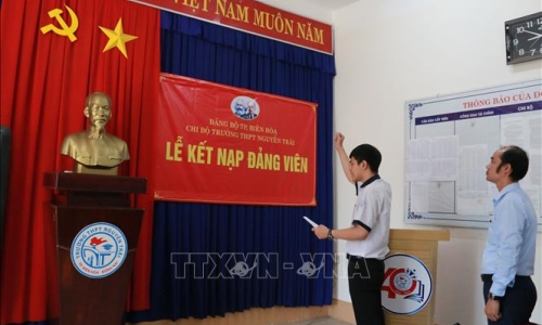 Xây dựng môi trường lý tưởng để phát triển Đảng trong trường học