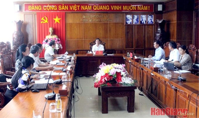 Quang cảnh buổi làm việc.