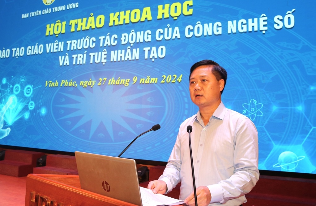 Đồng chí Lê Huy Nam, Vụ trưởng Vụ Giáo dục, Ban Tuyên giáo Trung ương phát biểu khai mạc Hội thảo.