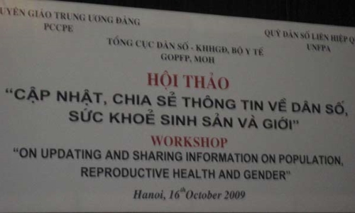 Hội thảo “ Cập nhật, chia sẻ thông tin về dân số, sức khỏe sinh sản và giới”