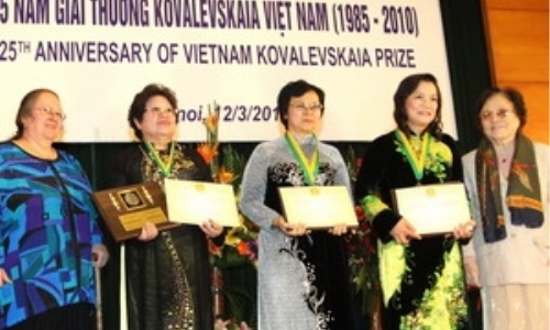 Trao Giải thưởng Kovalevskaia cho 3 nhà khoa học nữ