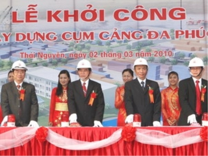 Chủ tịch nước Nguyễn Minh Triết phát lệnh khởi công xây cụm cảng Đa Phúc tại huyện Phổ Yên, tỉnh Thái Nguyên.